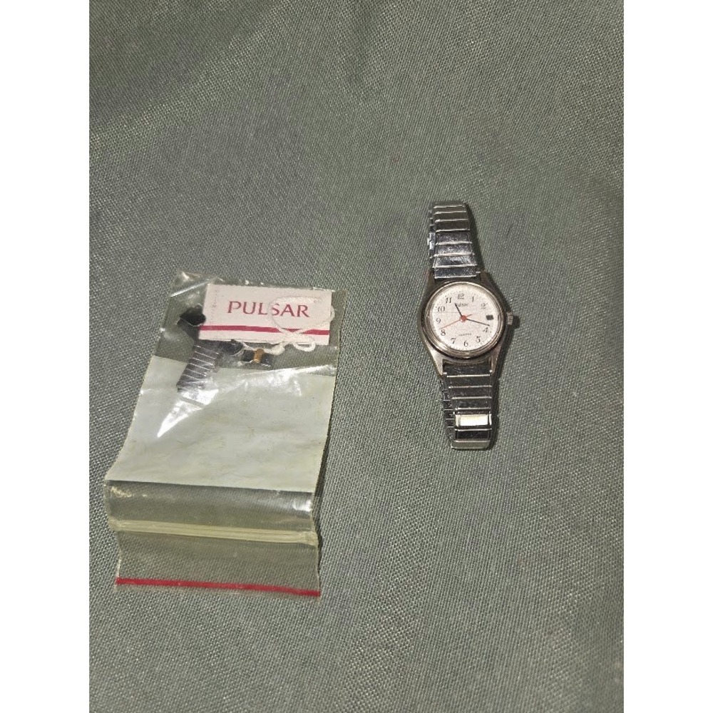 Pulsar Womens Quartz Watch Silver Tone Expansion Band White Dial Red Second Hand